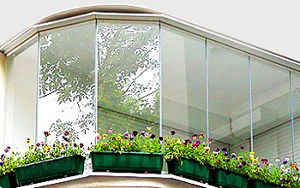 Безрамное остекление балконов (фото)