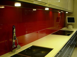 Стеновые панели для кухни из стекла (рисунок)